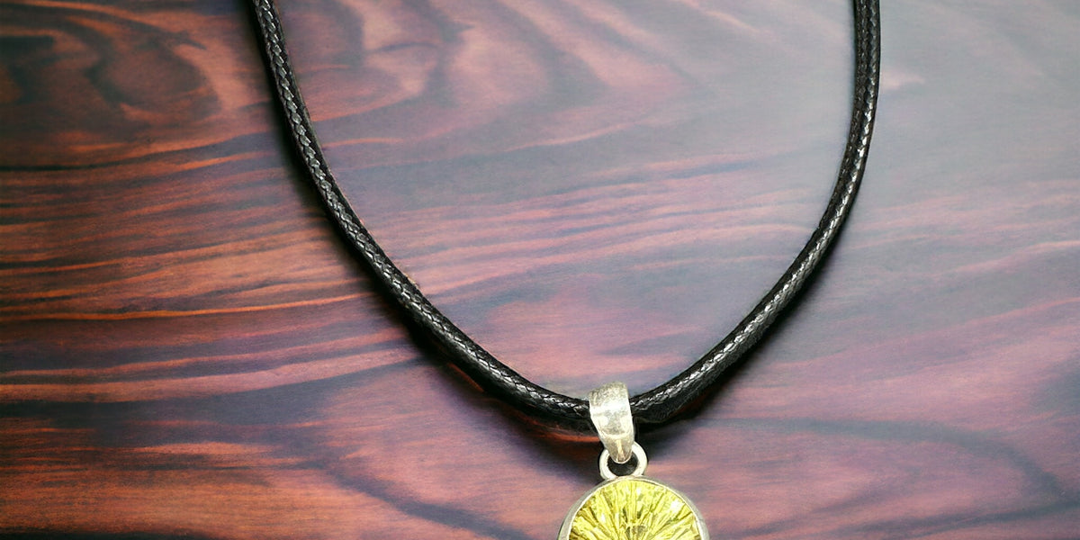 Promo: Compri 2 E 1 In Omaggio! Ciondolo Goccia Peridoto Naturale Placcato Platino