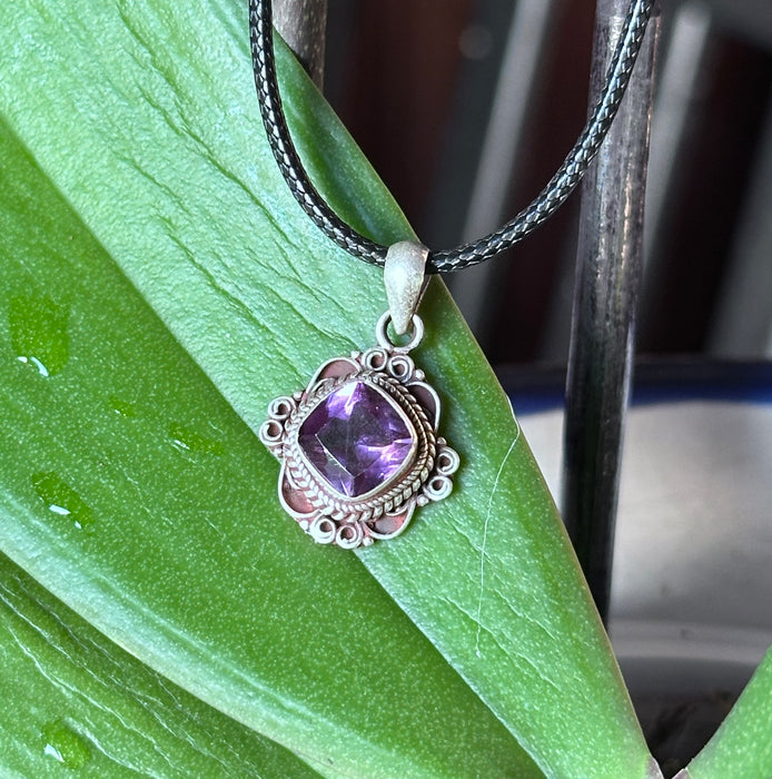 Amethyst stone pendant - 925 silver
