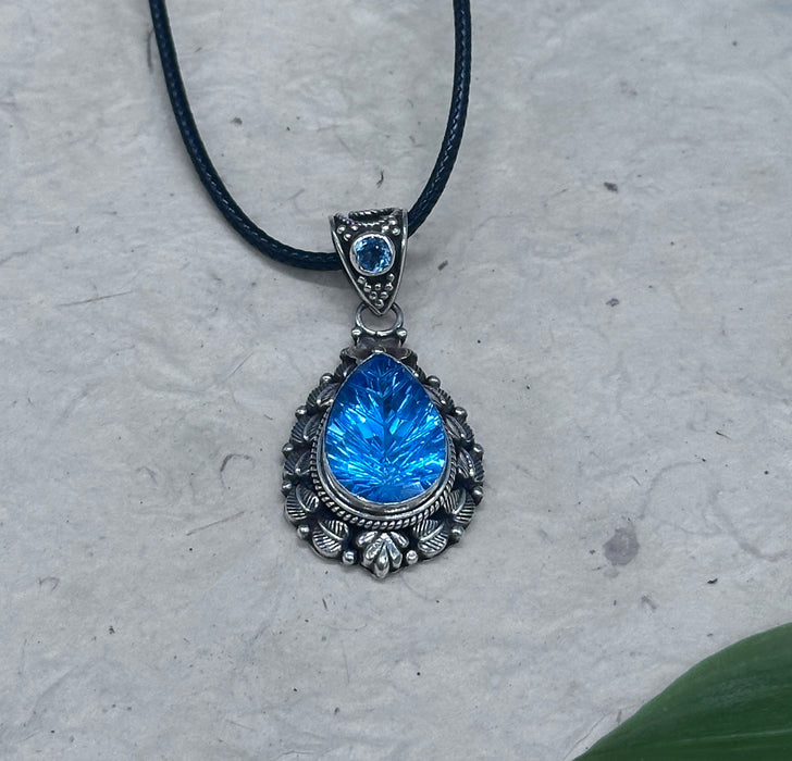 Ciondolo con blu topazio - argento 925