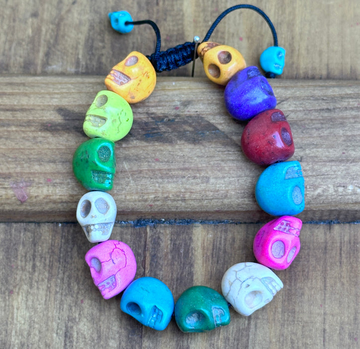 Bracciale a Teschi Colorati Con Custodia di Seta