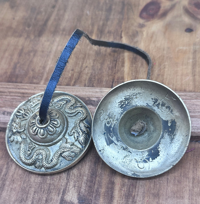 Cimbali Tibetani Con Simboli Di Dragone