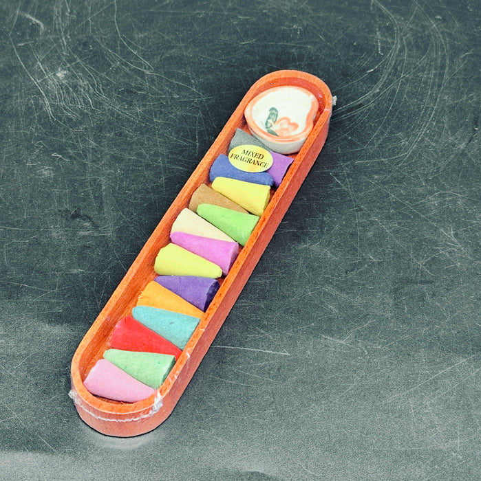 Coni incensi con colore della chakra