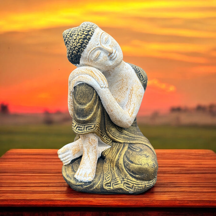 Buddha rilassati fatto di sabbia
