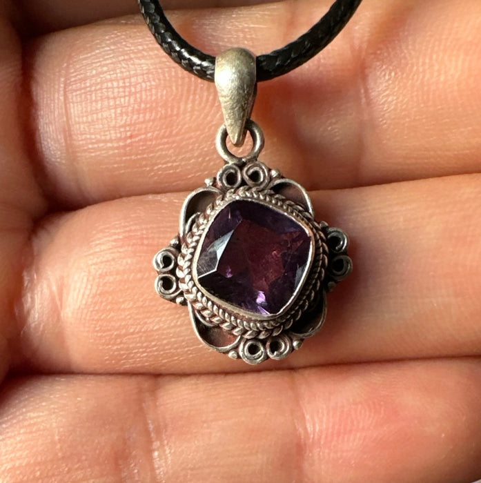 Amethyst stone pendant - 925 silver
