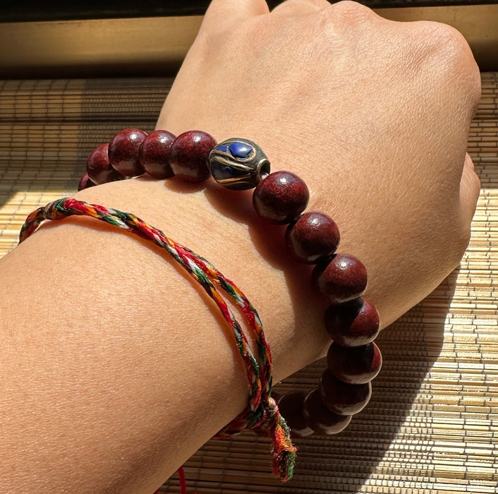 Bracciale a sandalo con guru scritta mantra