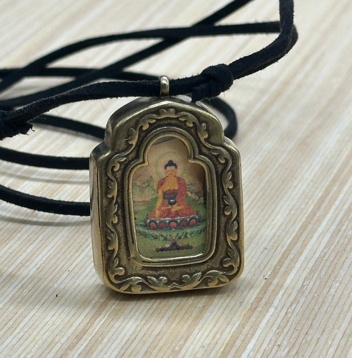 Gau Tibetano con Buddha Amitabha
