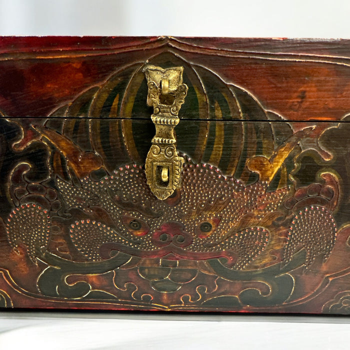 Baule di legno con Garuda