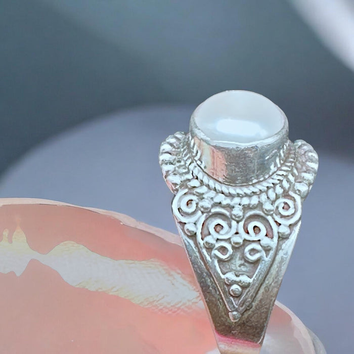 Anello Tibetano con Madreperla