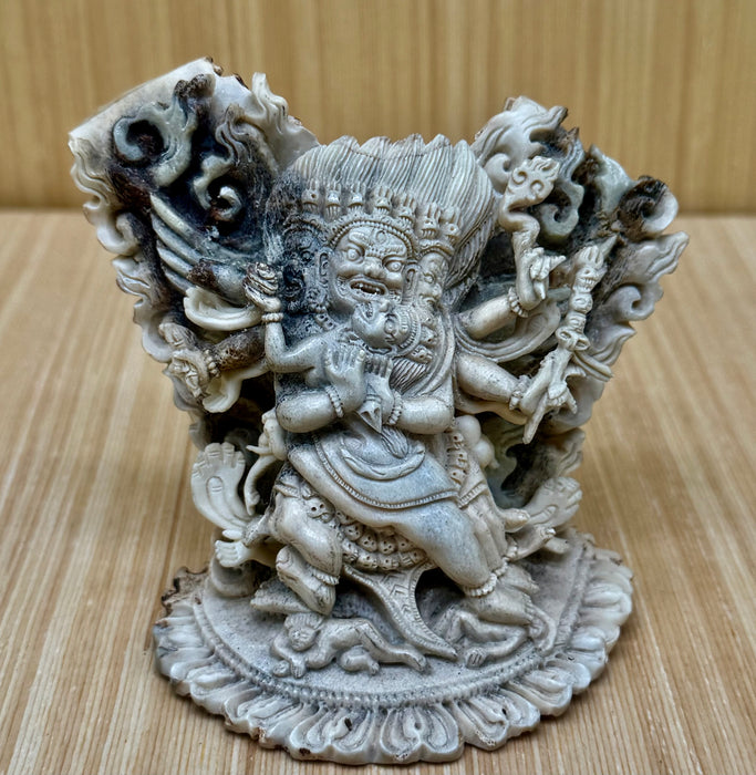Mahakala a sei braccia inciso a mano