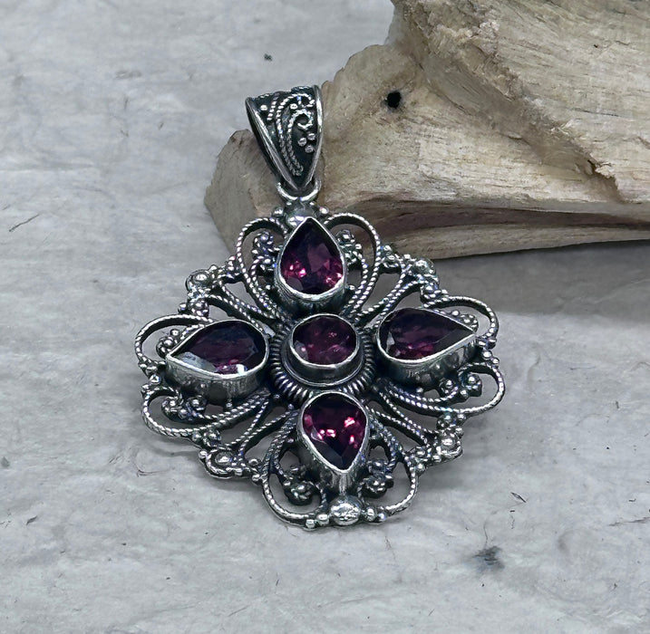 Garnet stone pendant - 925 silver