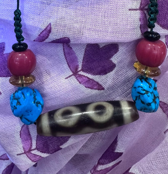Tibetan 3-eyed Dzi bead (original from Tibet)