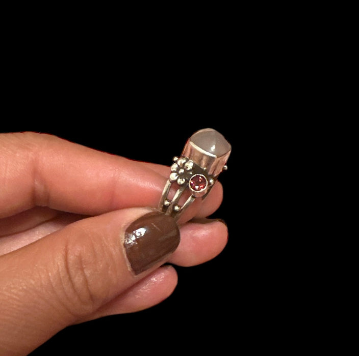 Anello di quarzo rosa e granato (taglia unica)