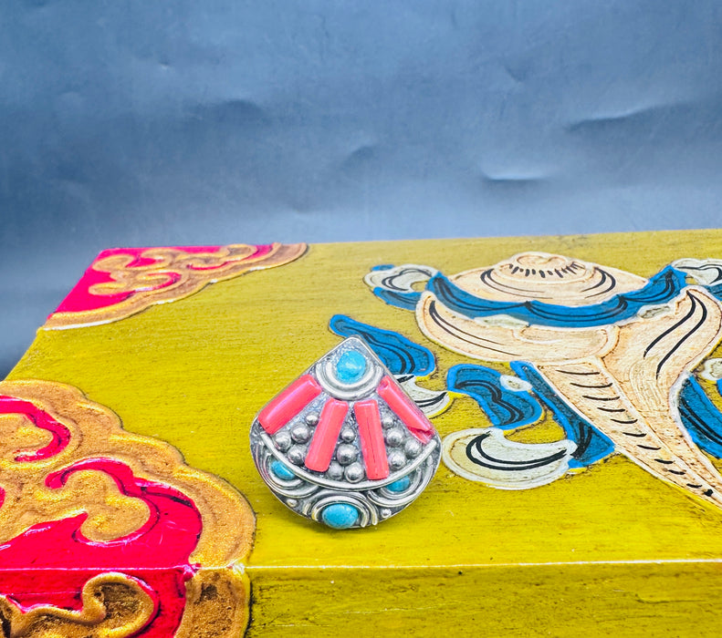 Anello tibetano con vari Pietri