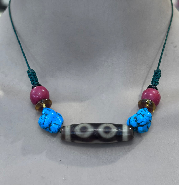 Tibetan 3-eyed Dzi bead (original from Tibet)