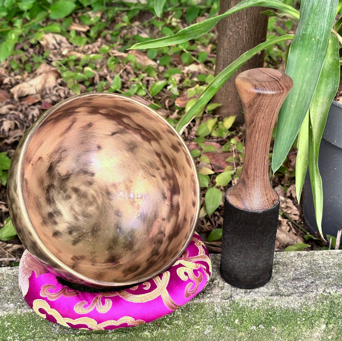 Tibetan singing bowl note D# 315hz