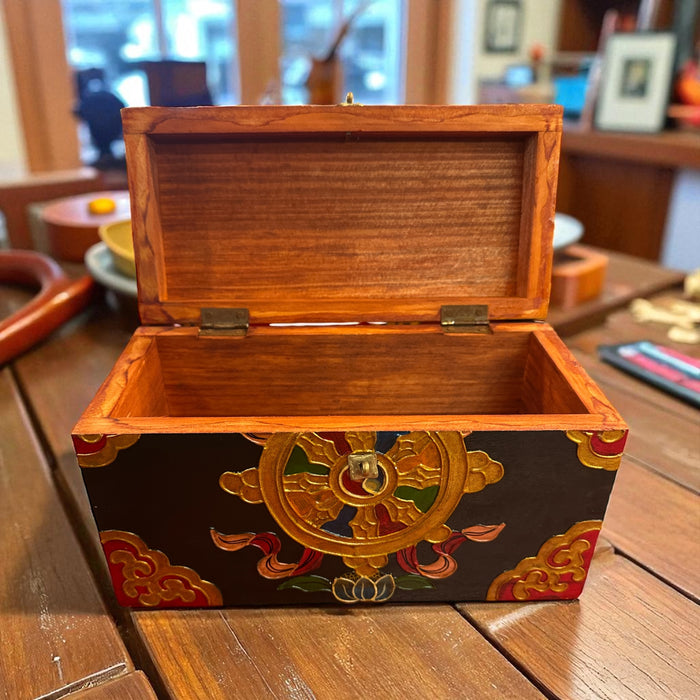 Dharmachakra trunk