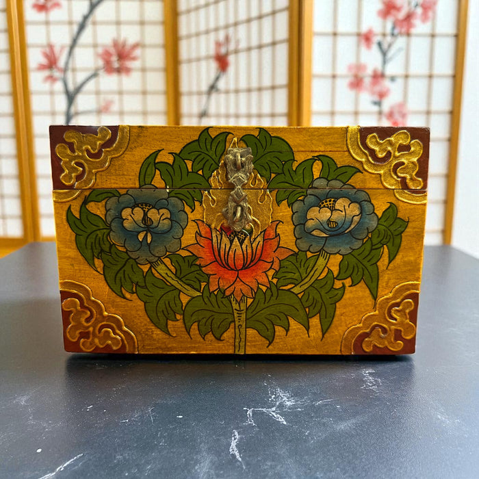 Scatola di legno a fiori di lotto