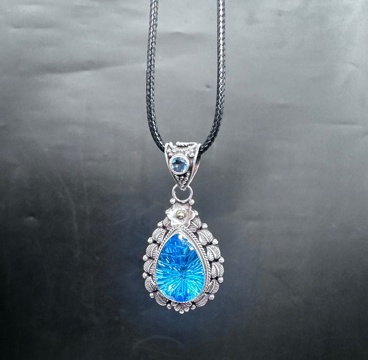 Ciondolo con blu topazio - argento 925