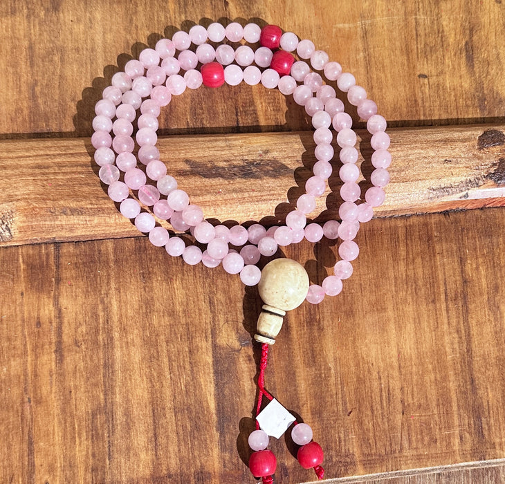 Mala in quarzo rosa e corallo di bambù