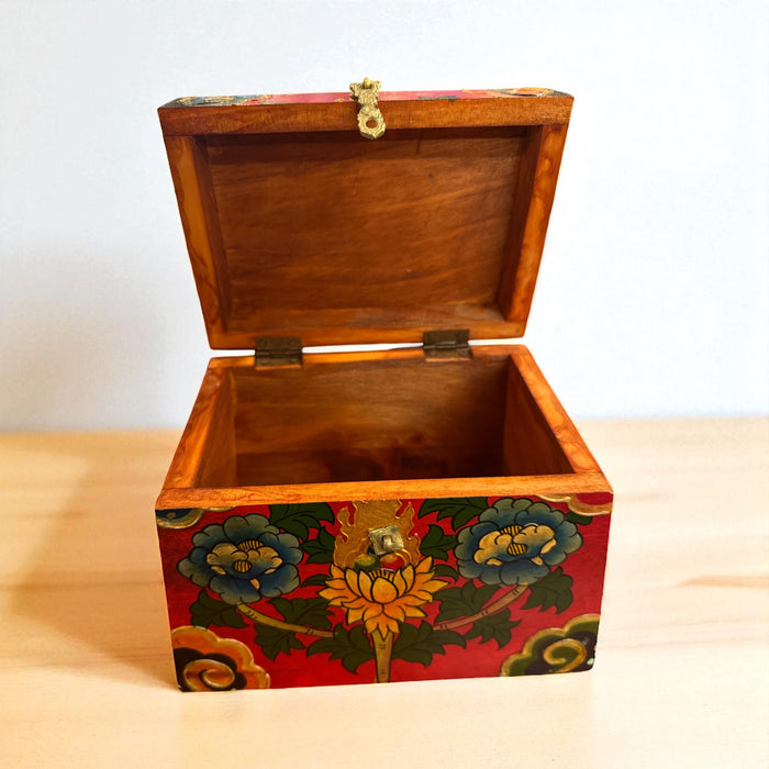 baule tibetane a fiori di lotto e conchiglia (forma trapezoid)