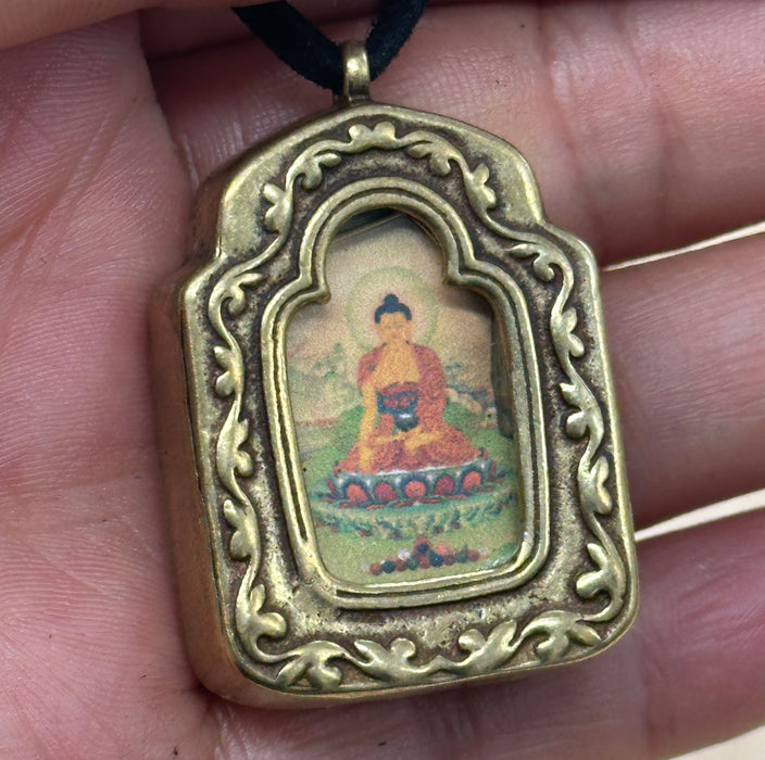 Gau Tibetano con Buddha Amitabha