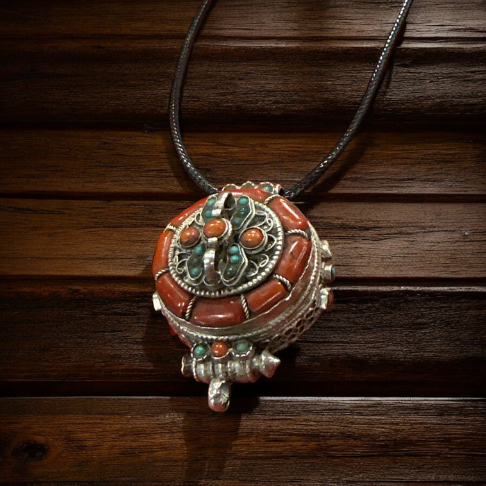 Gau di argento 925 con turchese e corallo tibetano