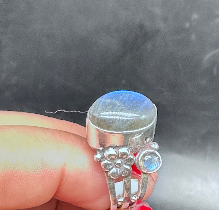 Tibetan ring with labradorite stone