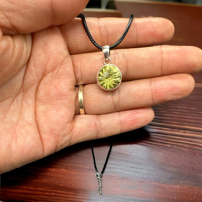 Ciondolo peridoto con argento