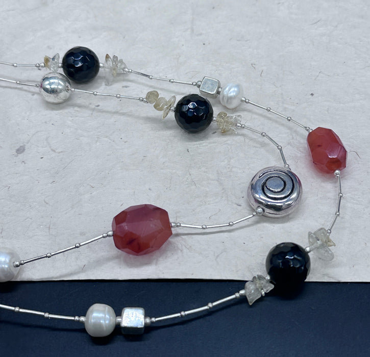 Tibetan necklace with carnelian and 925 silver