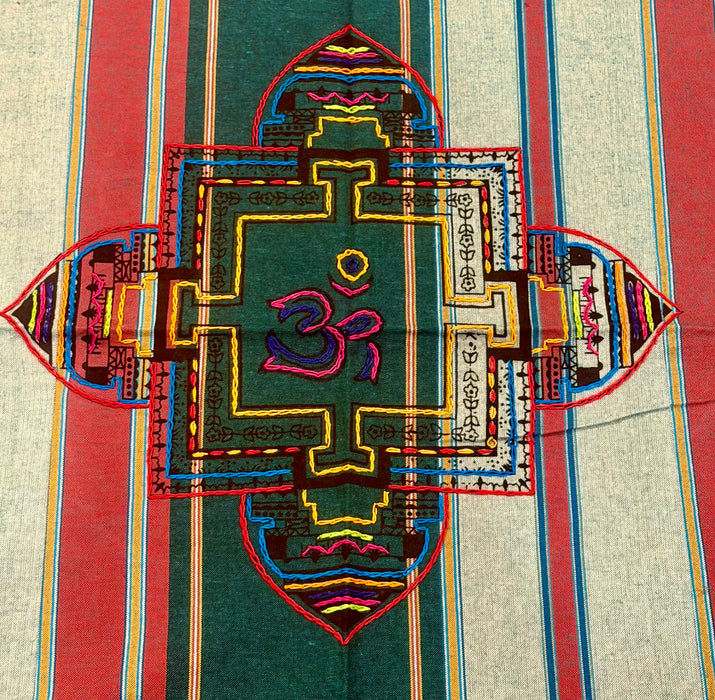 Tovaglia tibetana con ricamo di simboli buddisti