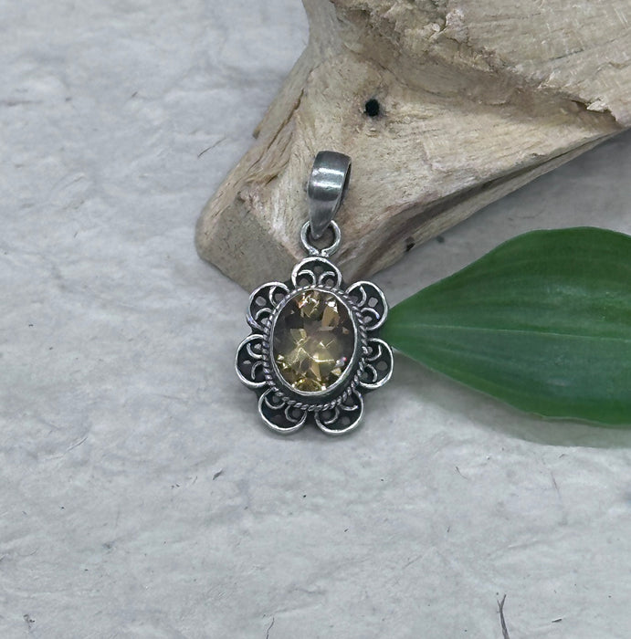 Pendant with citrine quartz - 925 silver