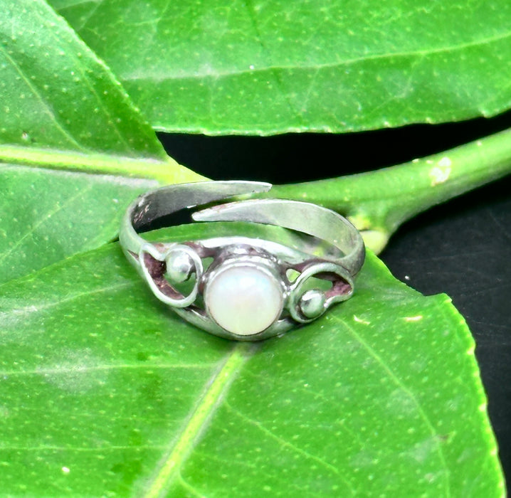 Tibetan Mother-of-Pearl Ring