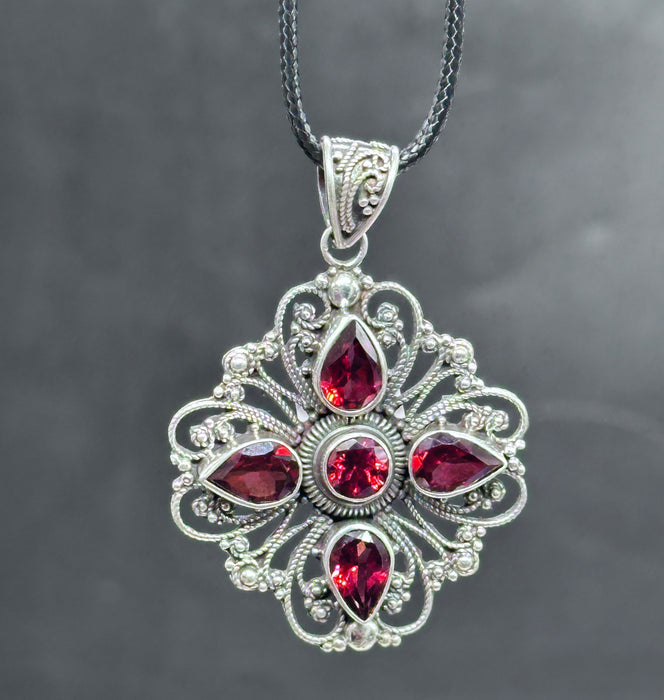 Garnet stone pendant - 925 silver