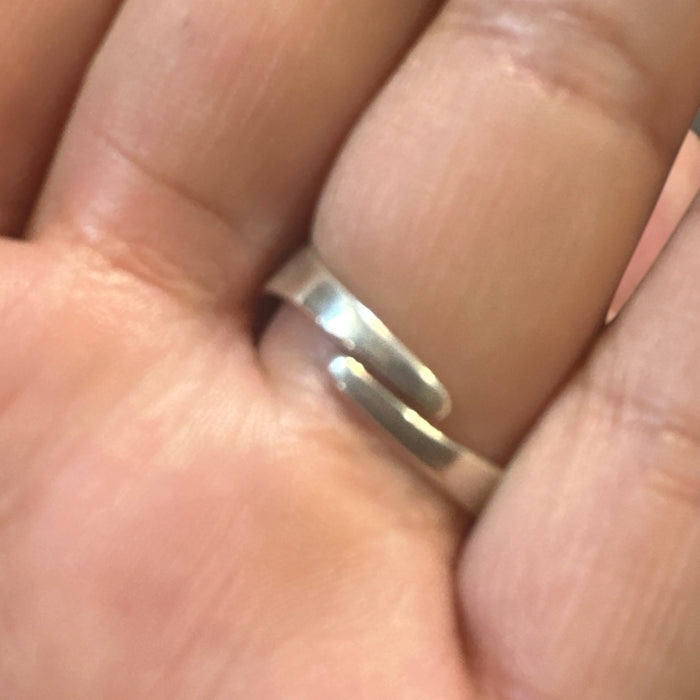 Anello con blue topazio( taglia unica)