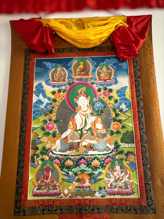 Thangka di Tara Bianco or Tsel Lha Nam Sum (Long Life Buddhas)