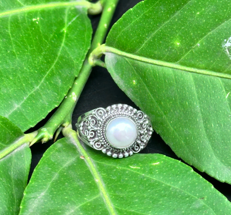Anello Tibetano con Madreperla