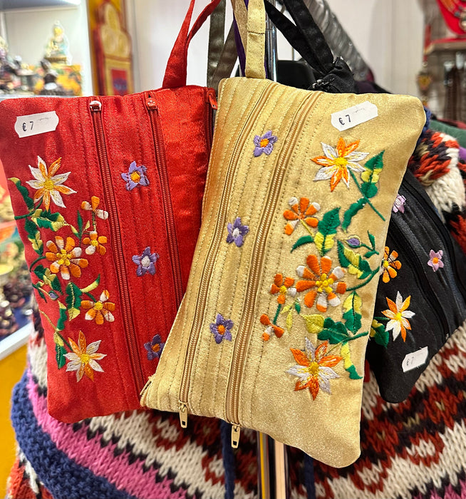 Borsata di sari nepalese