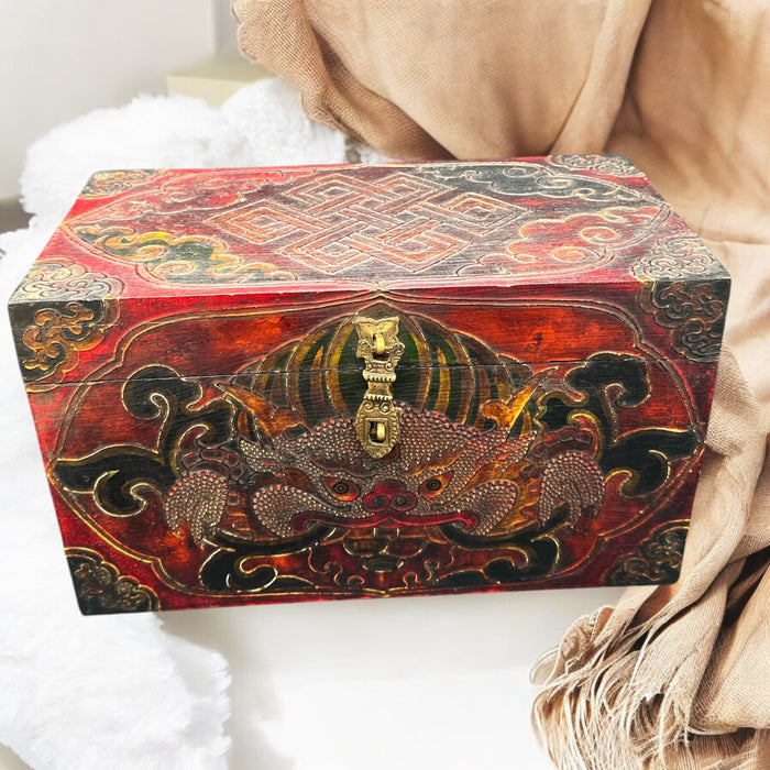 Baule di legno con Garuda