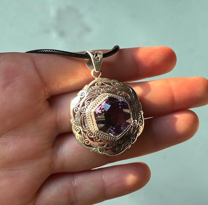 Beautiful dark Amethyst pendant - 925 silver