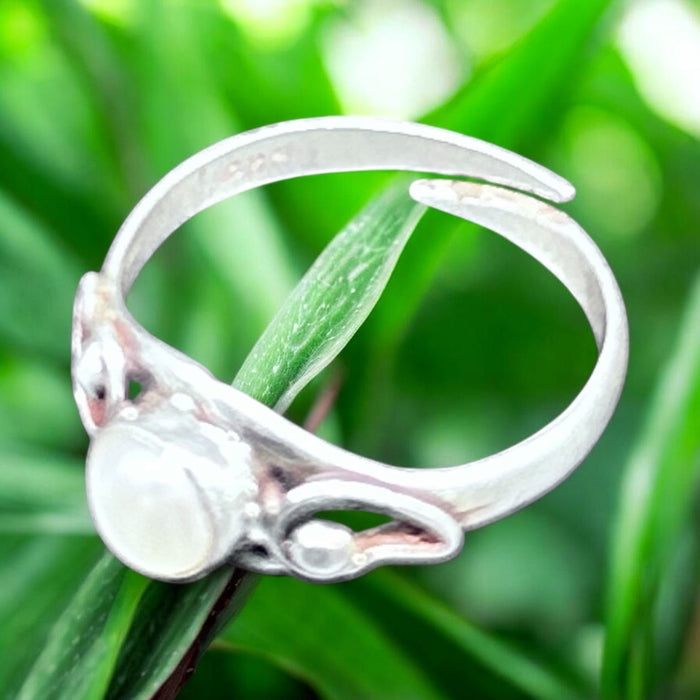 Tibetan Mother-of-Pearl Ring