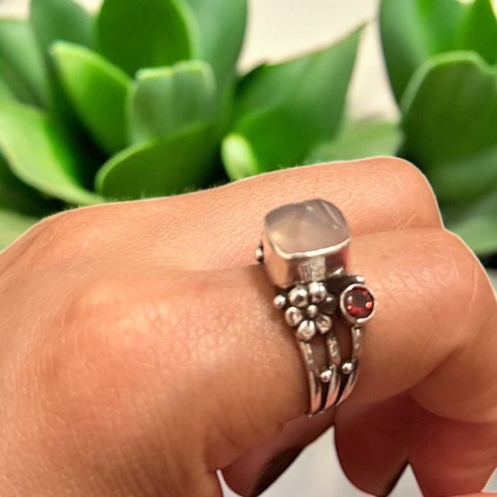Anello di quarzo rosa e granato (taglia unica)