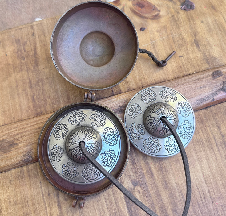 Cimbali tibetani con 8 simboli tibetani