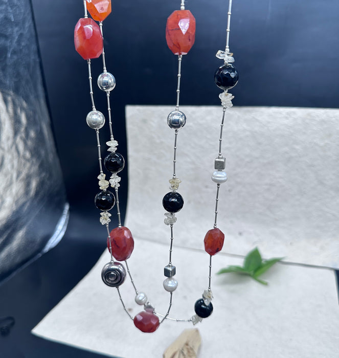 Tibetan necklace with carnelian and 925 silver