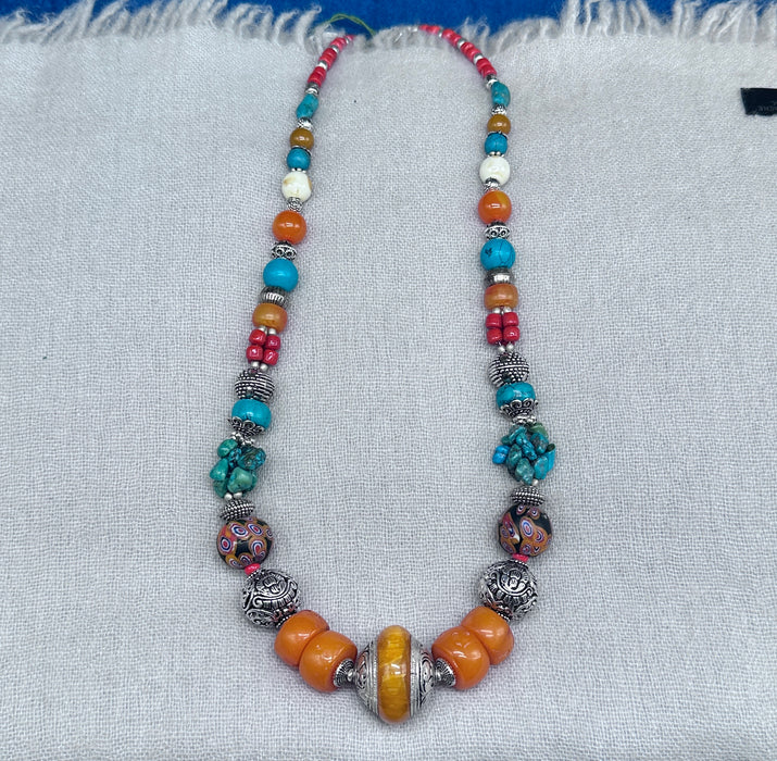 Tibetan shamanic collana