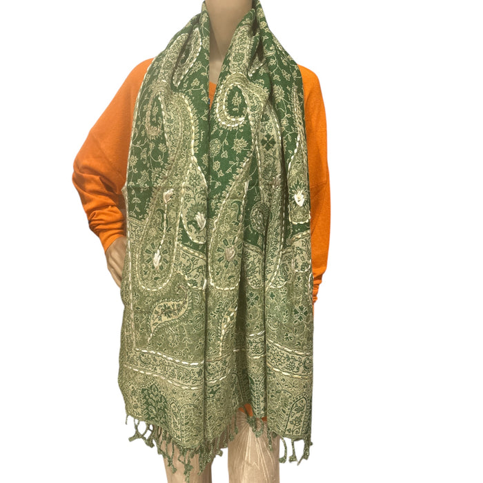 Sciarpa di lana ricamata