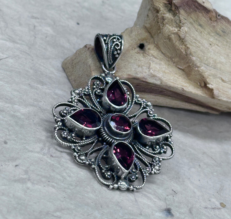 Garnet stone pendant - 925 silver