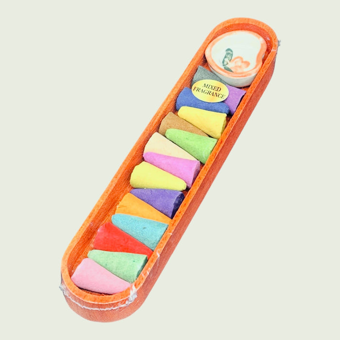 Coni incensi con colore della chakra