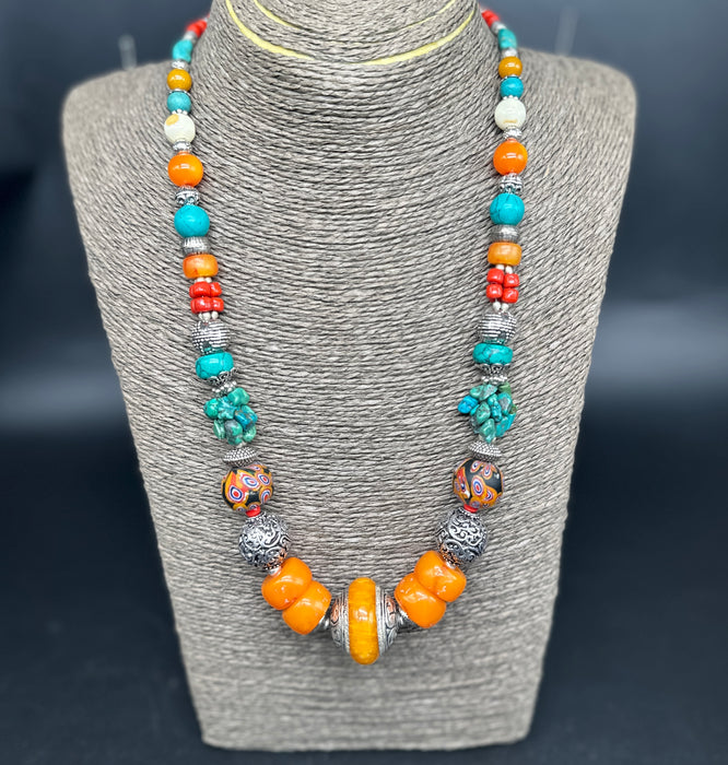 Tibetan shamanic collana