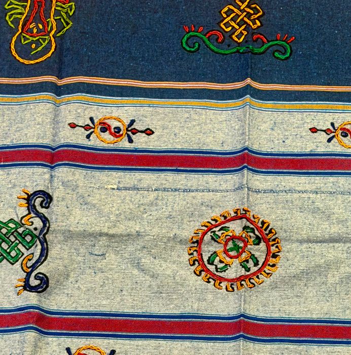 Tovaglia tibetana con ricamo di simboli buddisti