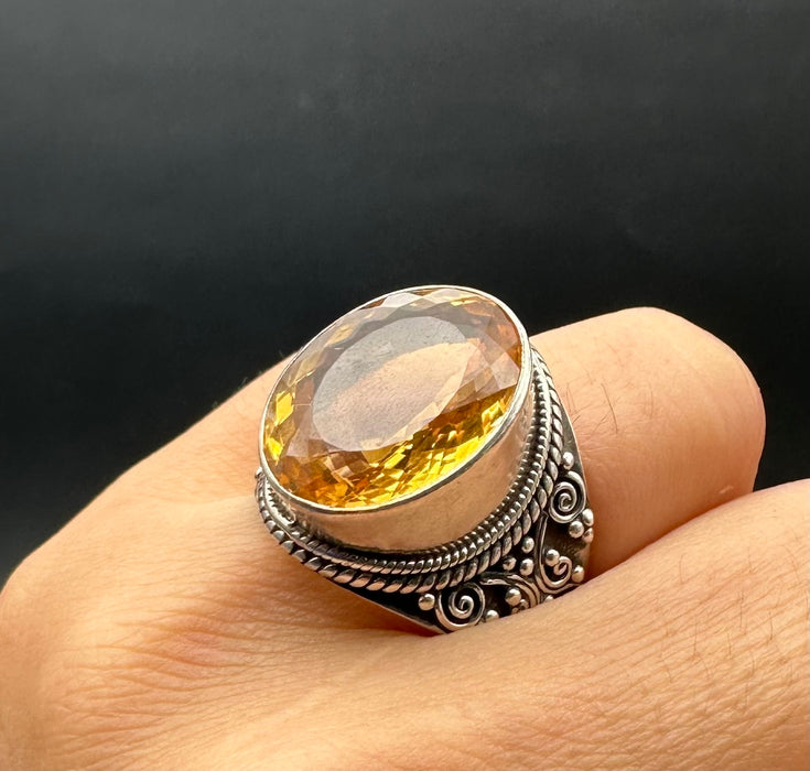 Anello con quarzo citrino